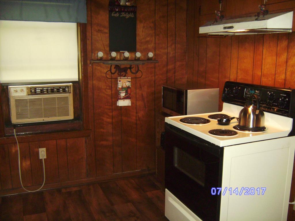 The Diamond Hideaway Villa Murfreesboro Room photo